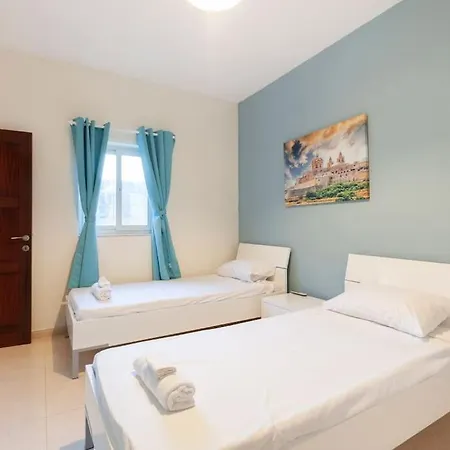 Beautiful, Typical Maltese 4br With Roof Top By 360 Estates *