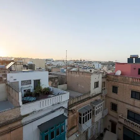 Beautiful, Typical Maltese 4br With Roof Top By 360 Estates *