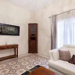 Beautiful, Typical Maltese 4br With Roof Top By 360 Estates