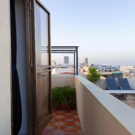 דירה Beautiful, Typical Maltese 4br With Roof Top By 360 Estates