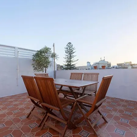 Beautiful, Typical Maltese 4br With Roof Top By 360 Estates 아파트 *