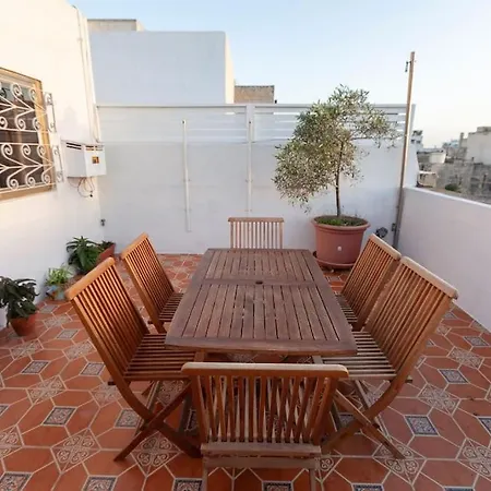 Apartamento Beautiful, Typical Maltese 4br With Roof Top By 360 Estates *