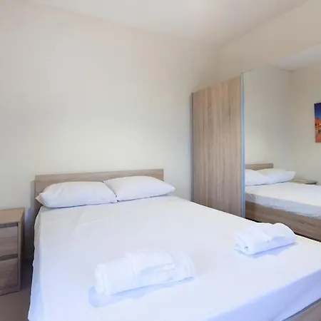 Beautiful, Typical Maltese 4br With Roof Top By 360 Estates Appartement *