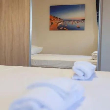 Beautiful, Typical Maltese 4br With Roof Top By 360 Estates