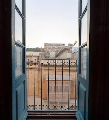 Beautiful, Typical Maltese 4br With Roof Top By 360 Estates Sliema