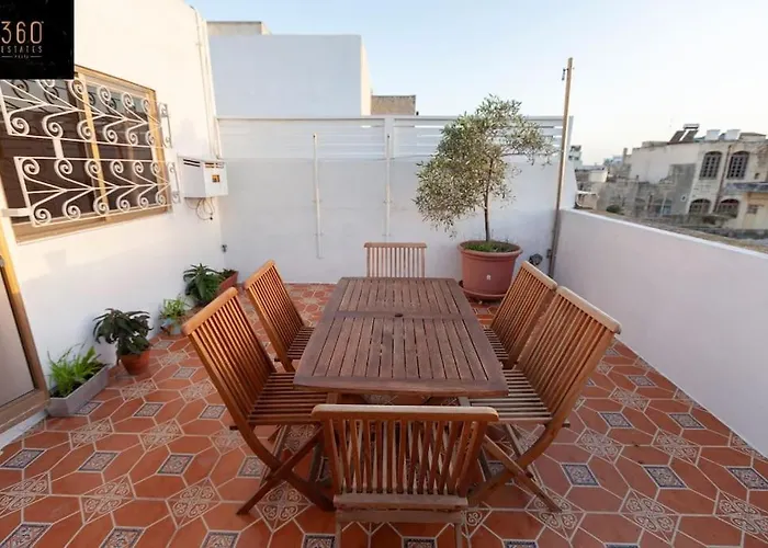 Apartament Beautiful, Typical Maltese 4br With Roof Top By 360 Estates *