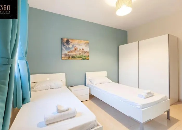 Apartament Beautiful, Typical Maltese 4br With Roof Top By 360 Estates