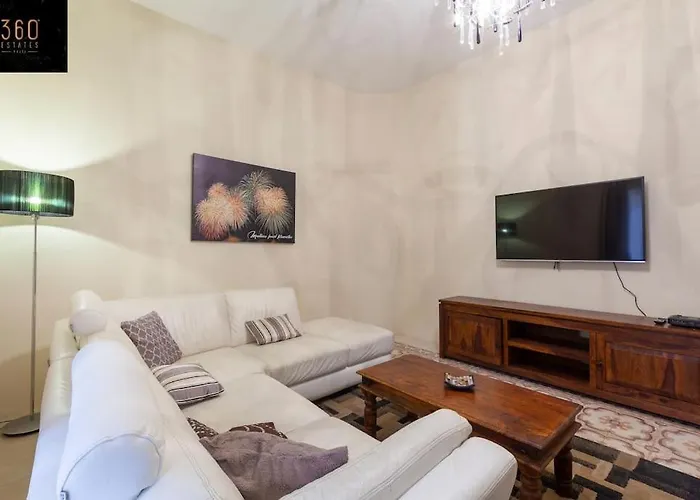 Beautiful, Typical Maltese 4br With Roof Top By 360 Estates Sliema
