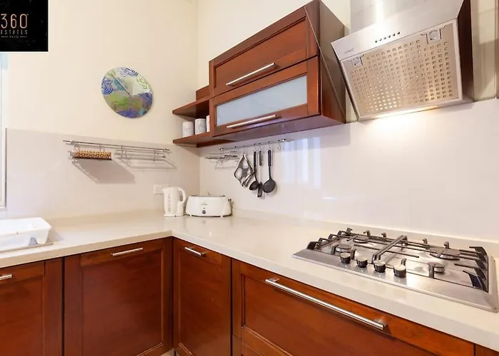 Beautiful, Typical Maltese 4br With Roof Top By 360 Estates *