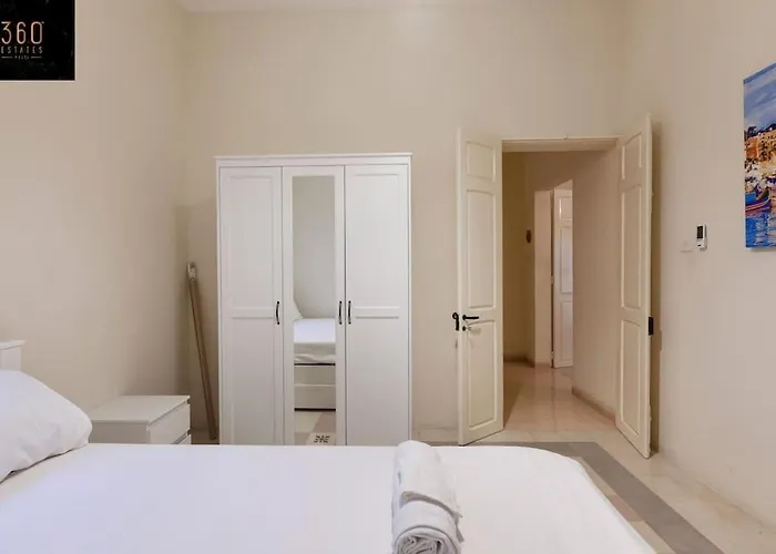 Beautiful, Typical Maltese 4br With Roof Top By 360 Estates *