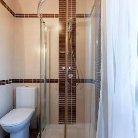 Apartmán Beautiful, Typical Maltese 4br With Roof Top By 360 Estates