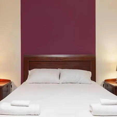 Apartmán Beautiful, Typical Maltese 4br With Roof Top By 360 Estates Sliema