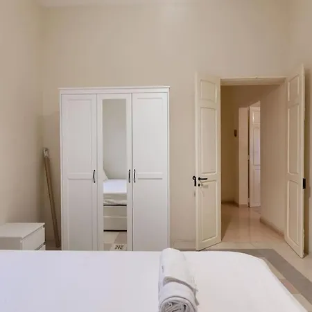 Beautiful, Typical Maltese 4br With Roof Top By 360 Estates *