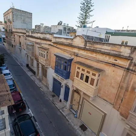 Beautiful, Typical Maltese 4br With Roof Top By 360 Estates * Sliema